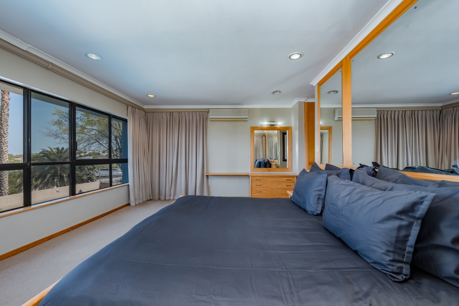 4 Bedroom Property for Sale in La Concorde Western Cape